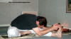 yoga.com pose variante de ardha paschimottana asana
