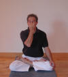Yoga: nadi shodhana, la respiration alterne. Position des doigts n2.