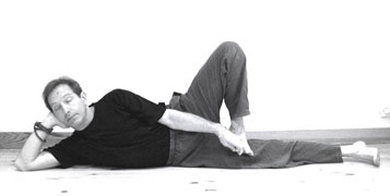 images pose yoga Ardhadhanurasana 2