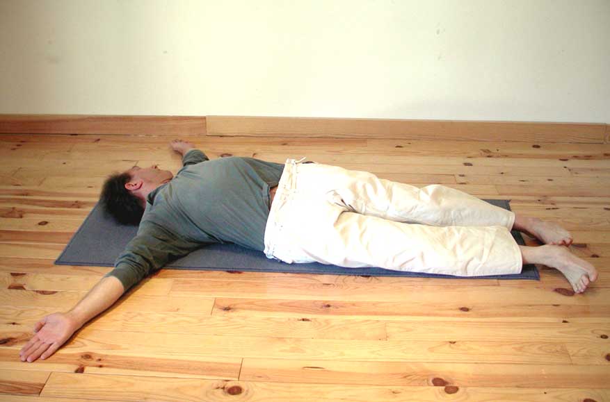 Makara asana pose 2b. Mai 2005