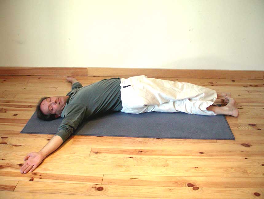 Makara asana pose 2c. Mai 2005