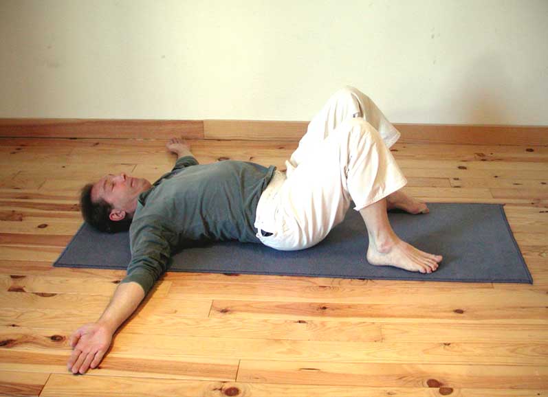 Makara asana pose 4a. Mai 2005