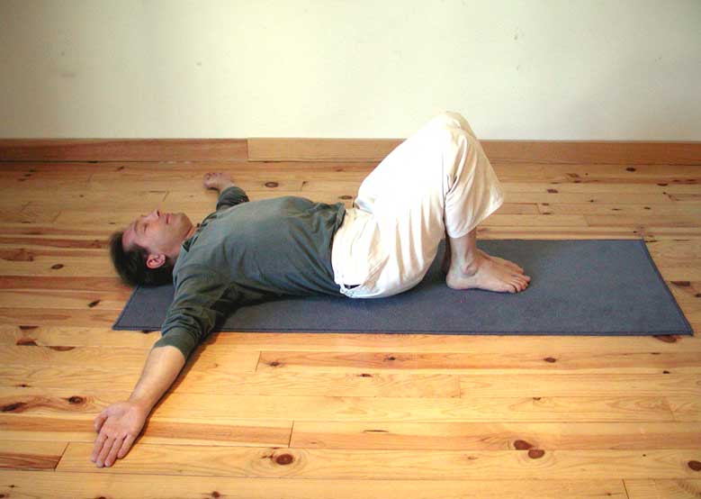 Makara asana pose 5a. Mai 2005