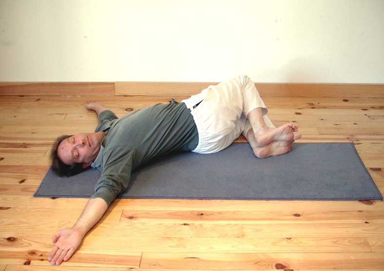 Makarasana pose 5c. Mai 2005